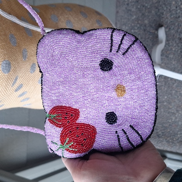 🍓 Hello Kitty strawberry beaded crossbody mini bag Sanrio - Picture 3 of 10